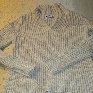 Tommy Hilfiger sweater.
